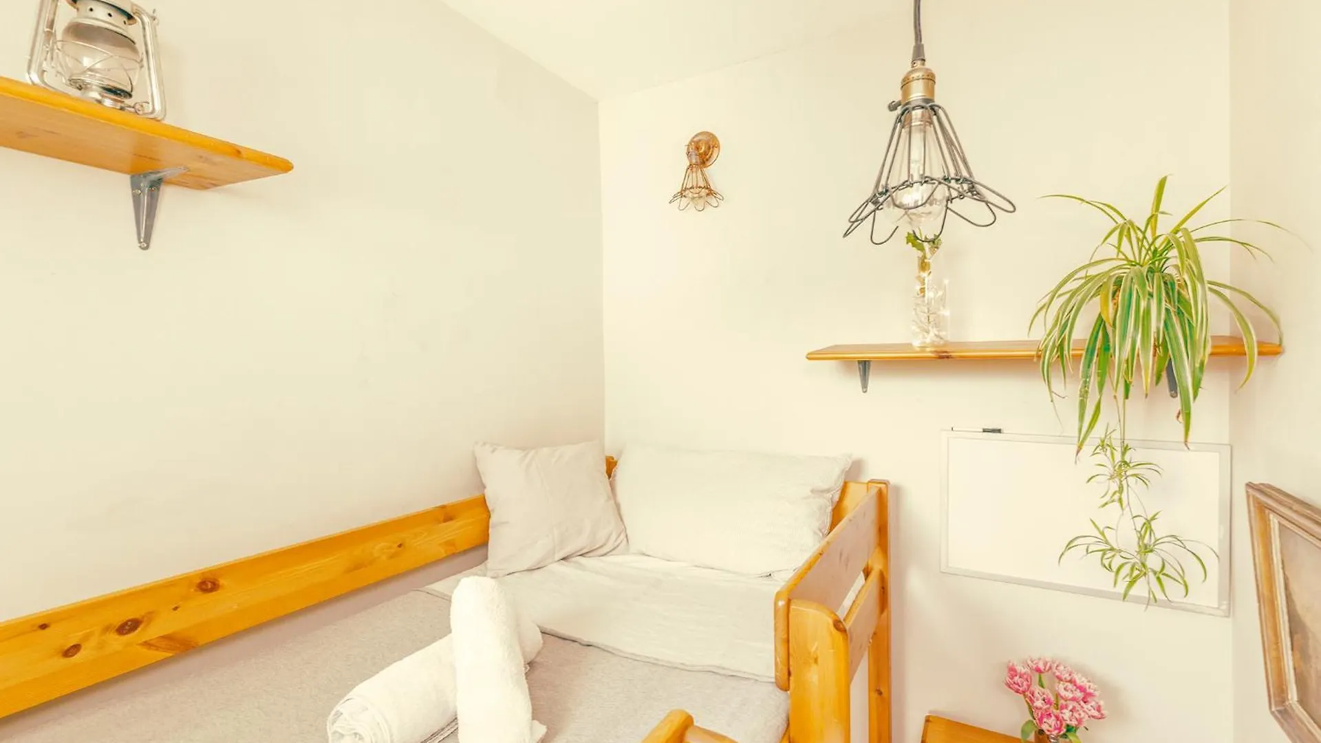 Charming City Centre Flat With Warmth & Character Apartment Edinburgh