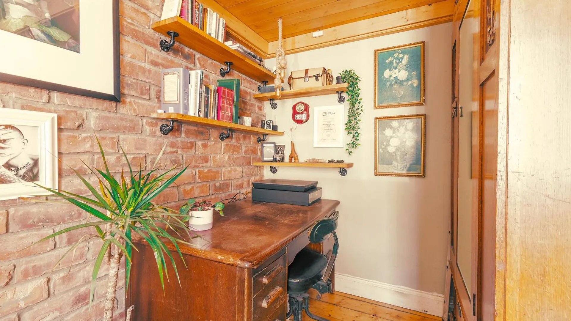 Charming City Centre Flat With Warmth & Character Apartment Edinburgh